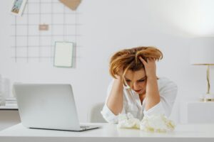 Inserción laboral para mayores de 50 años: nuevas formas de volver al mercado laboral